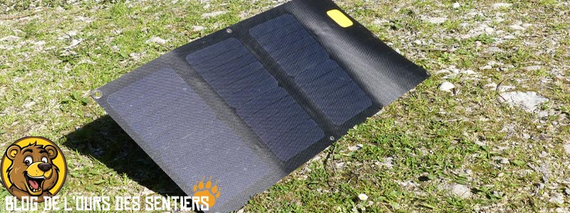Une fois bien orienté face au soleil et déplié, le panneau solaire Xmoove Trail 21W va commencer à produire de l'électricité permettant la recharge de votre téléphone
