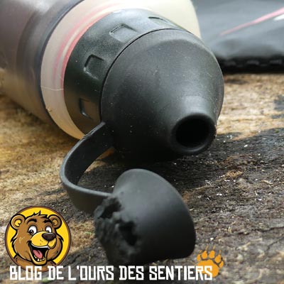 A la fois souple et rigide, la tétine d'hydratation du filtre MSR trailshot permet une bonne prise en bouche
