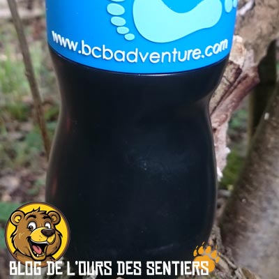 le bouchon de la gourde water to go est robuste avec sa tétine d'aspiration
